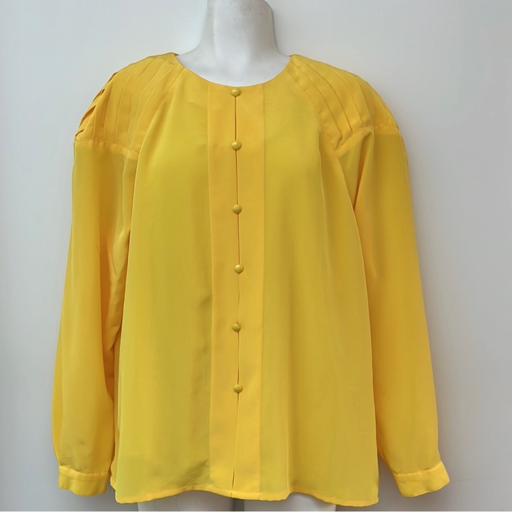 SIMON CHANG | Yellow Blouse with Pleated Details - Picture 3 of 14